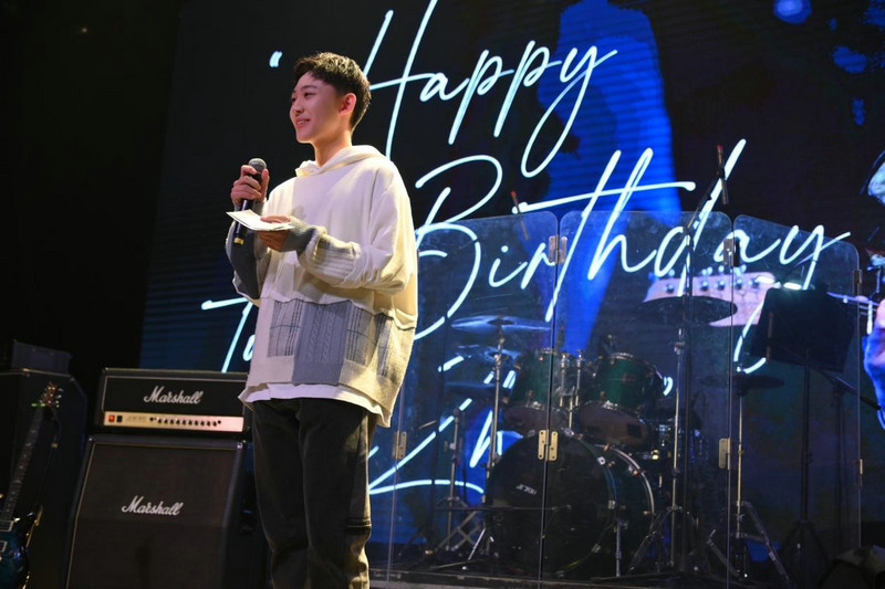 位谦一主持《马哲“回应”生日会》首秀